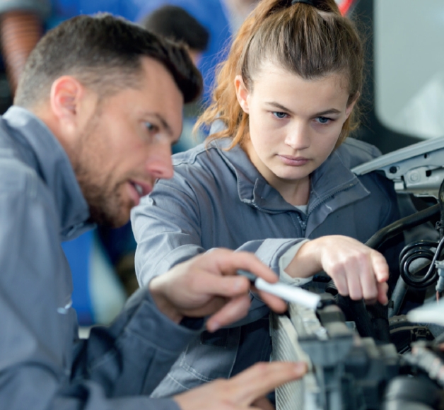 Etudiante en alternance en formation professionnelle et en entreprise